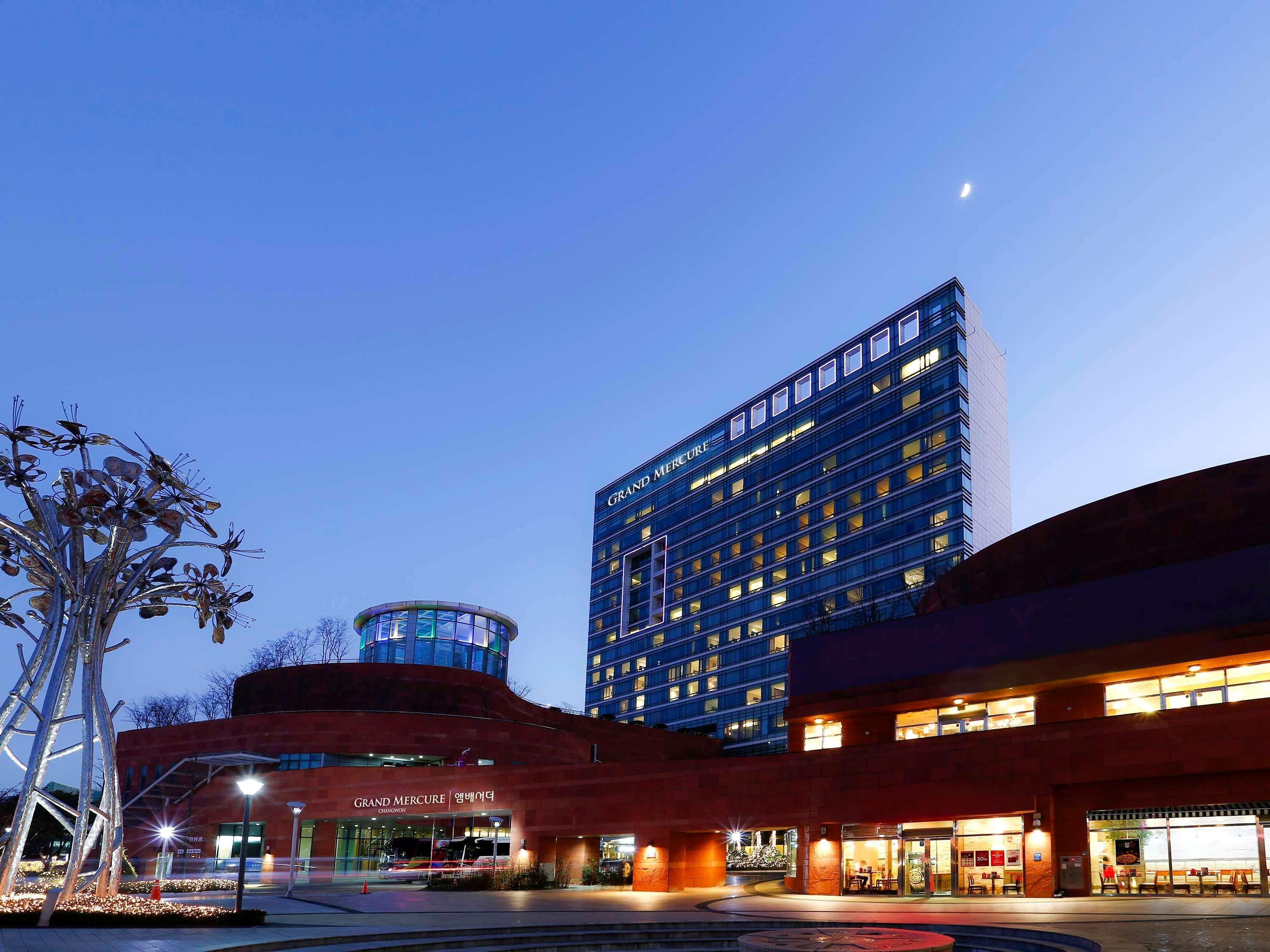 Grand Mercure Ambassador Changwon Eksteriør billede