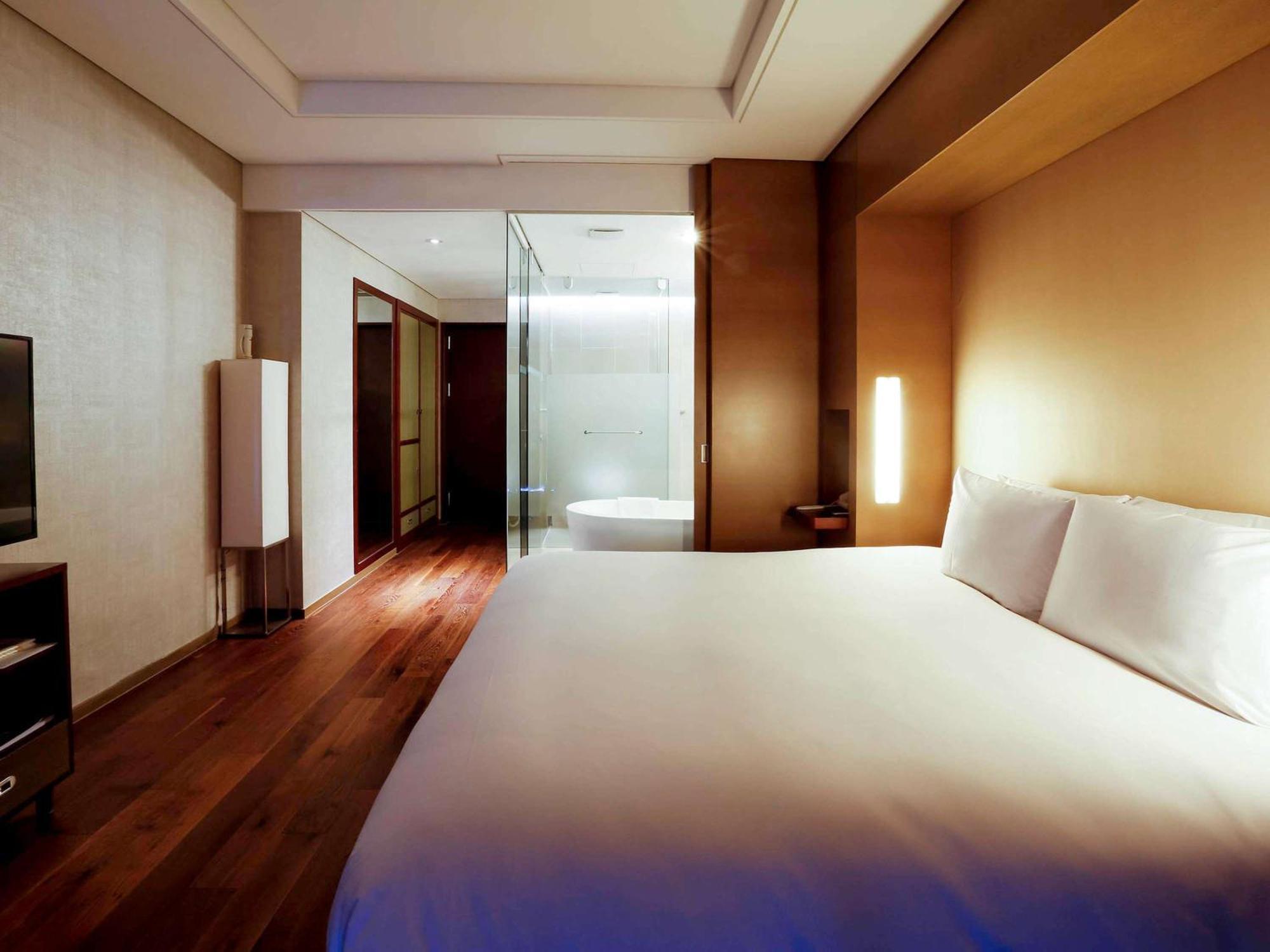 Grand Mercure Ambassador Changwon Eksteriør billede